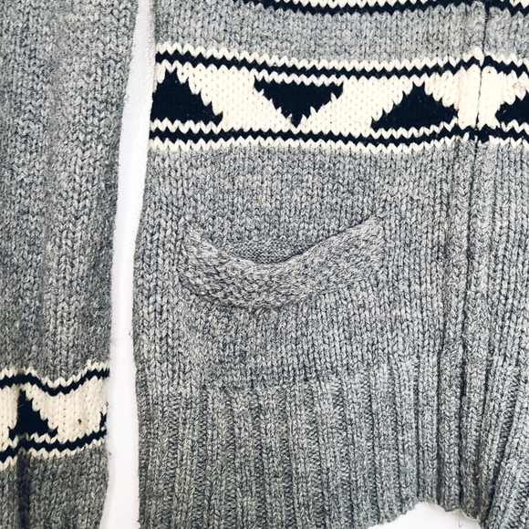 TNA Sweater - Picture 3 of 6